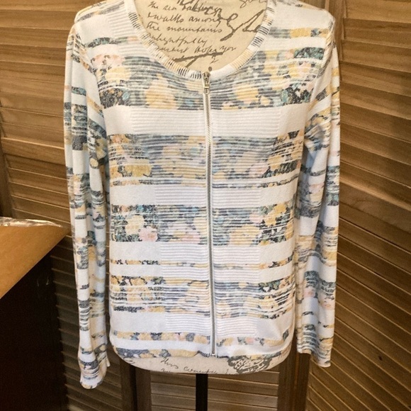 Anthropologie Jackets & Blazers - Anthropologie unique sweater jacket w/floral detail size medium great condition